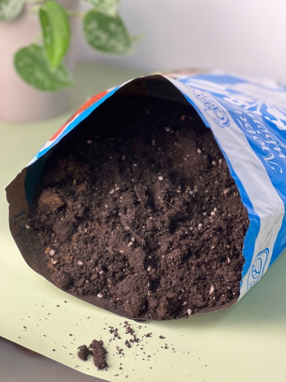 Грунт цветочный "Любимые цветы" 10 л 